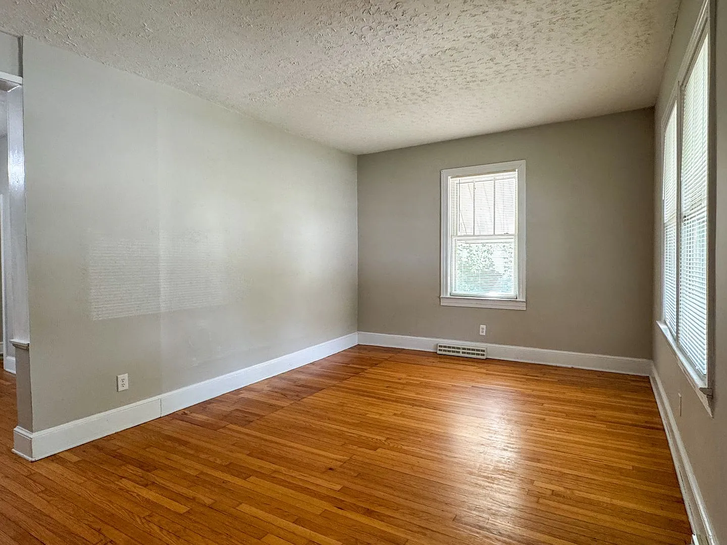 511 N. 6th Avenue, Hopewell — Photo 3