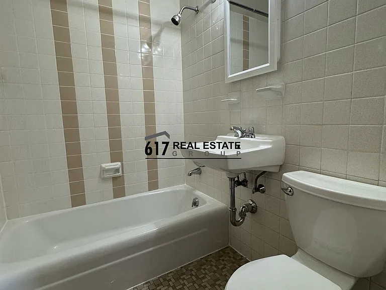 1803 N Beacon St — Photo 7