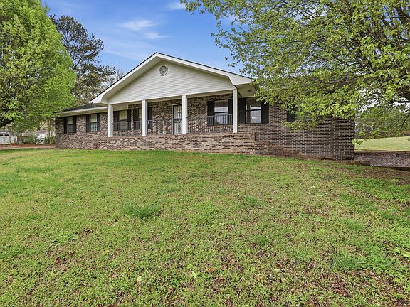 3rd image of 932 Johnson Rd