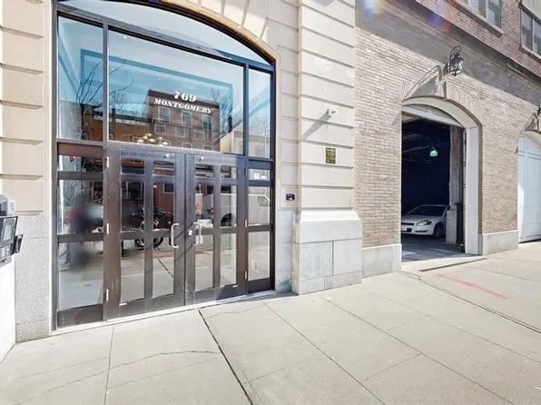 769 Montgomery St #203, Jersey City, NJ 07306