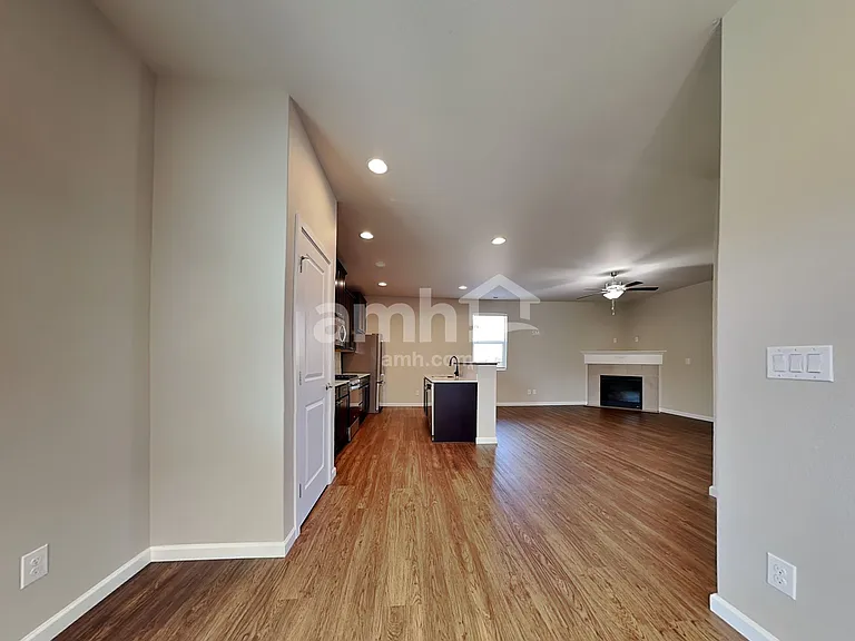 306 Holdener Ln — Photo 8