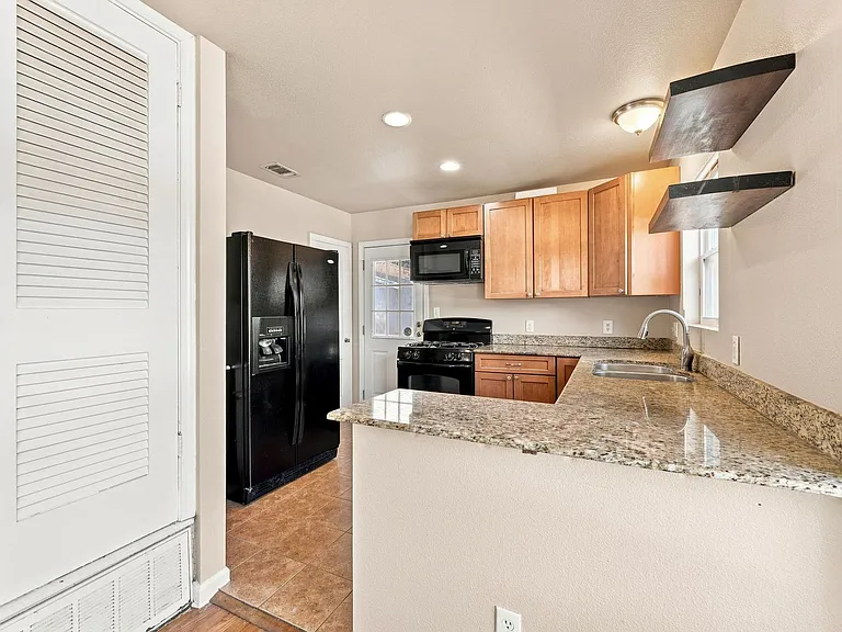 4805 Evans Ave #B — Photo 15