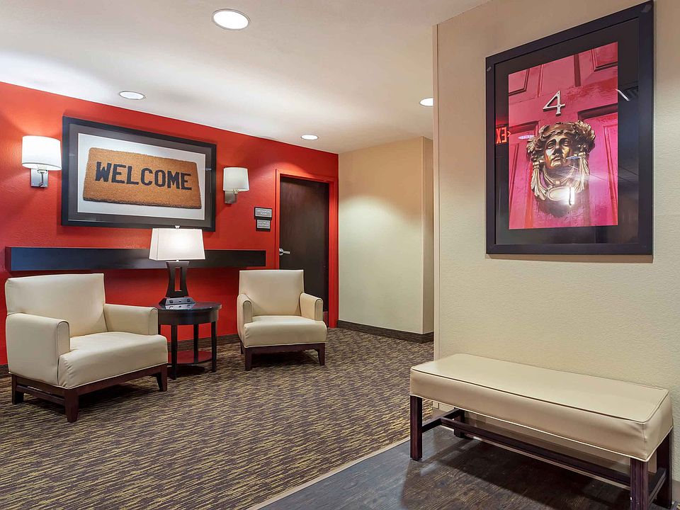 Lobby and Guest Check-in