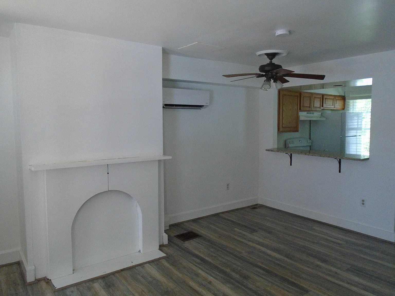 2 bedroom 1 bath townhome in Ellicott City. — Photo 3