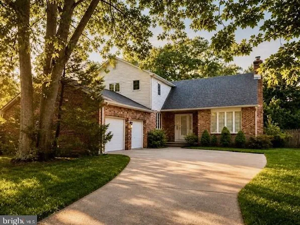 2413 Clover Ln, Millville, NJ 08332
