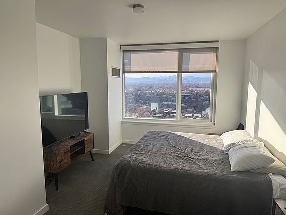 3rd image of 1091 E Bayaud Ave