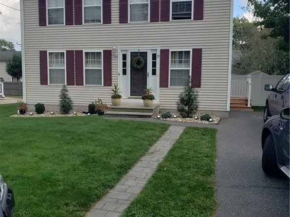 19 Frances St, Cumberland, RI 02864