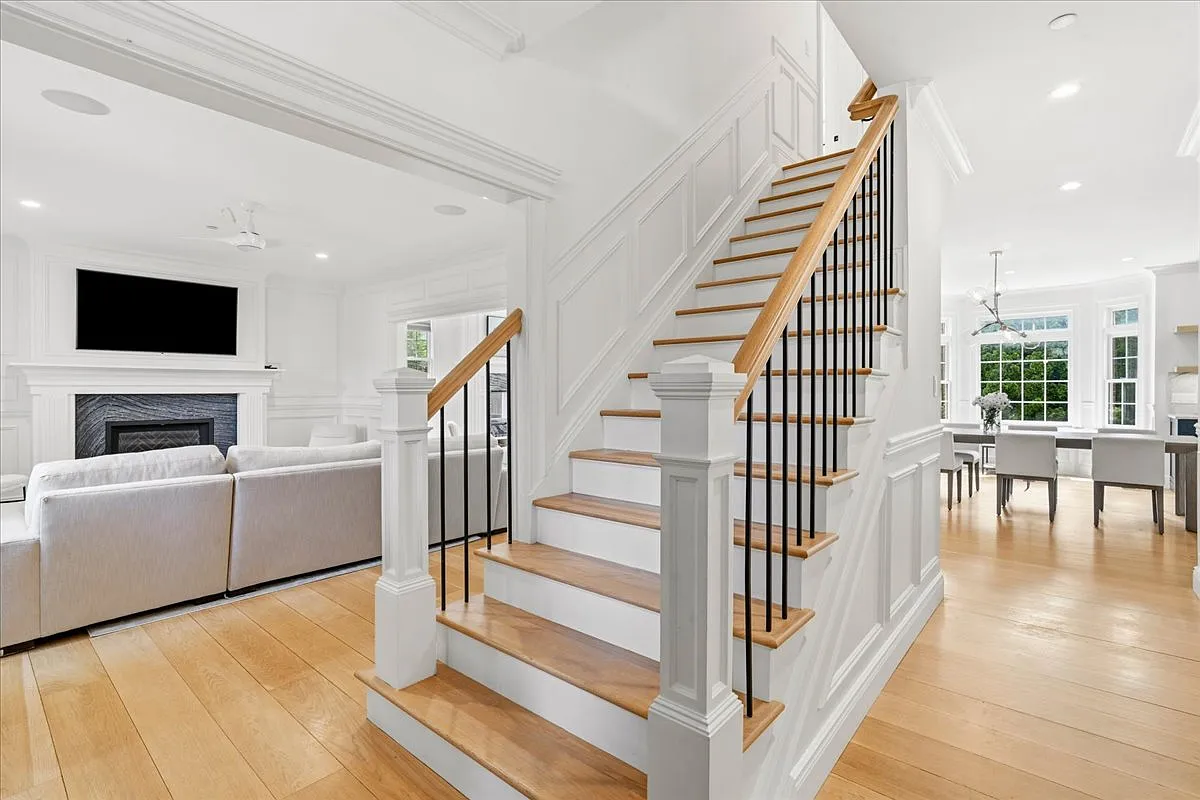 5 bed, 4.5 bath, 5250 sqft, $16,500 — Photo 3