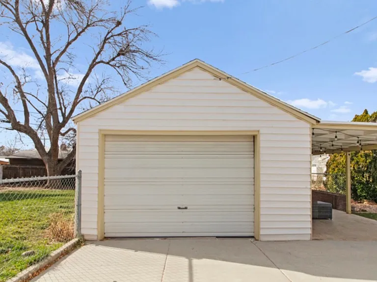 2872 S Imperial St — Photo 9