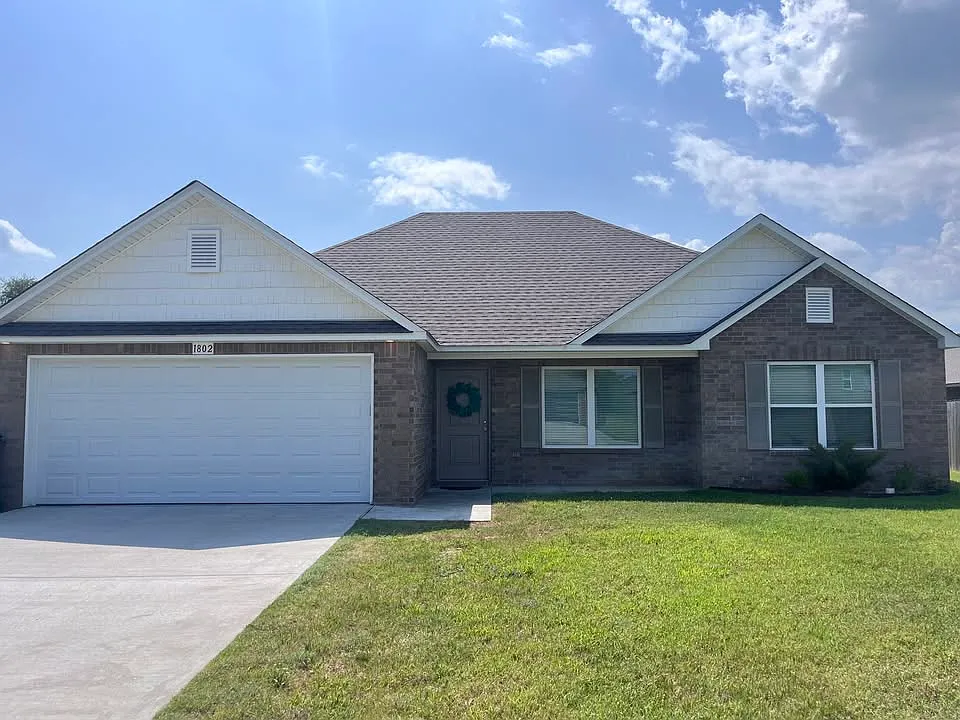 1802 Brockwood Dr — Photo 1