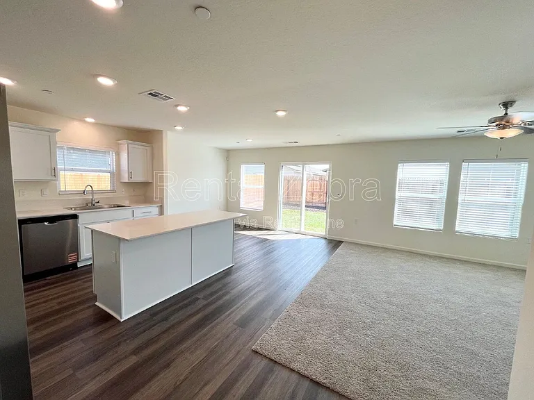 4064 Cinnabar Ct — Photo 16
