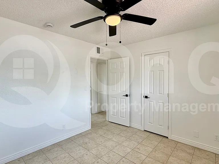 1043 E 10th Ave — Photo 12