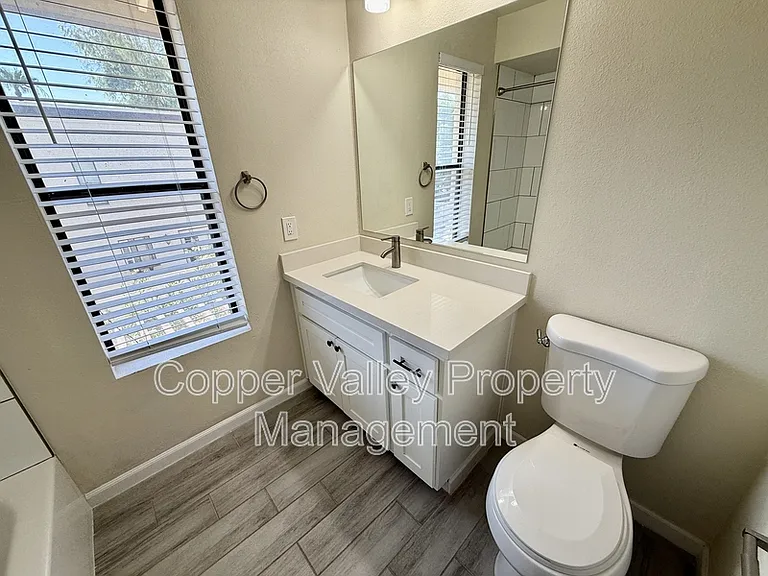 8601 S 48th St #3 — Photo 11
