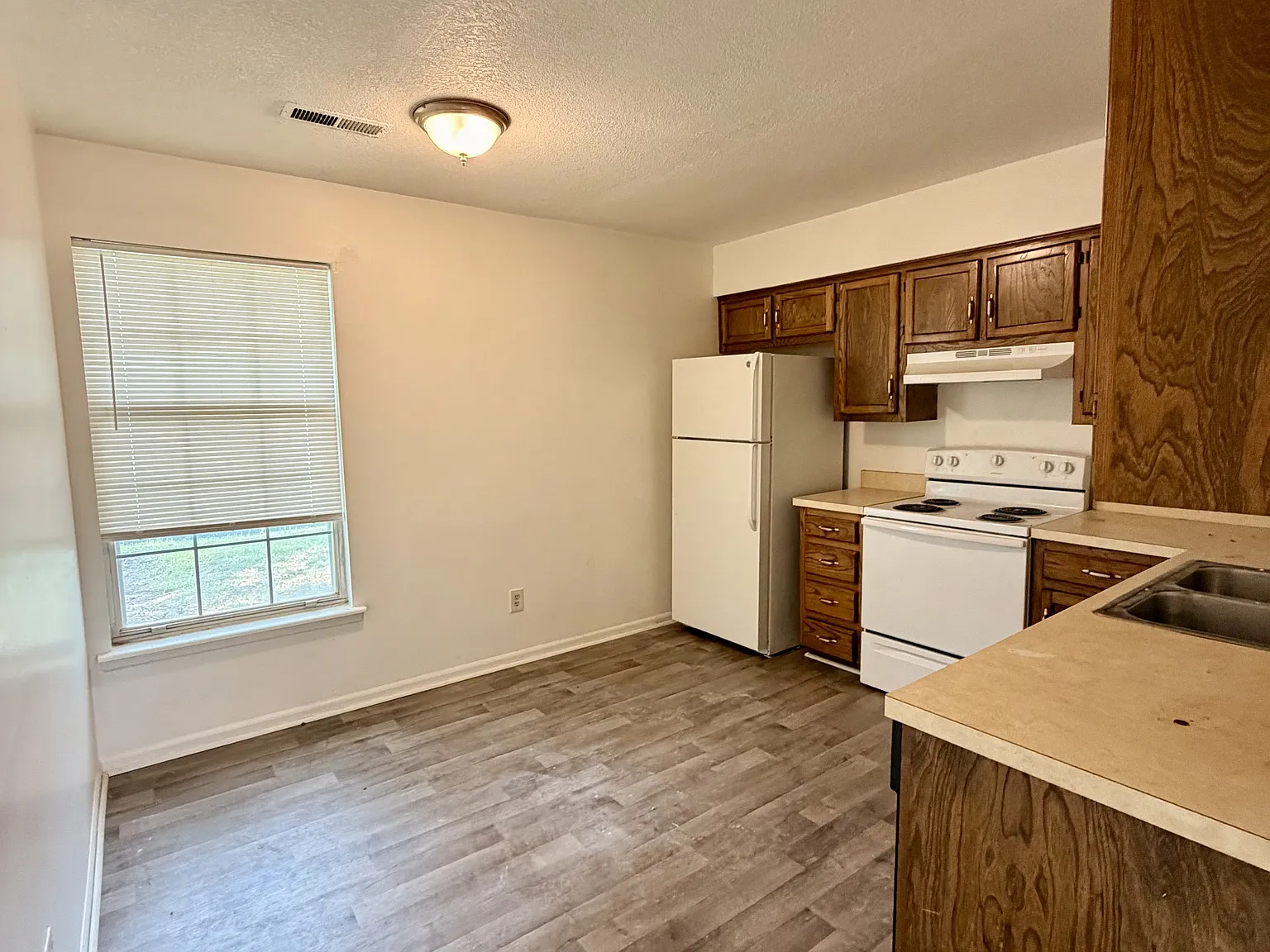 207 NW Barr Road - B — Photo 3