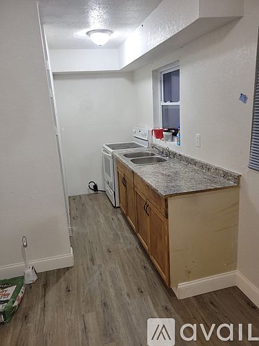 2nd image of 1009 SW 10th St #0