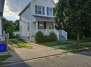 28 Saint Marks Ave, Rockville Centre, NY 11570