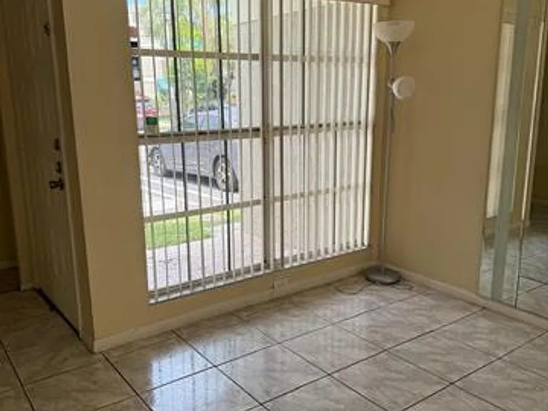 5232 SW 122nd Ter #Townhouse 5232 — Photo 16