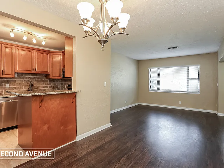 406 Nightingale Rd — Photo 4
