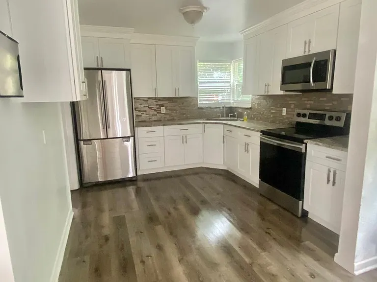 2076 7th Ave SW — Photo 8