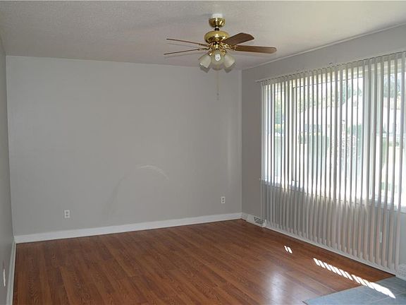 4th image of 5915 Glade Dr