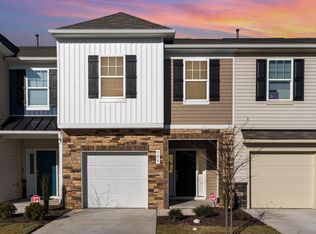 726 Ridge Cliff Ln, Zebulon, NC 27597