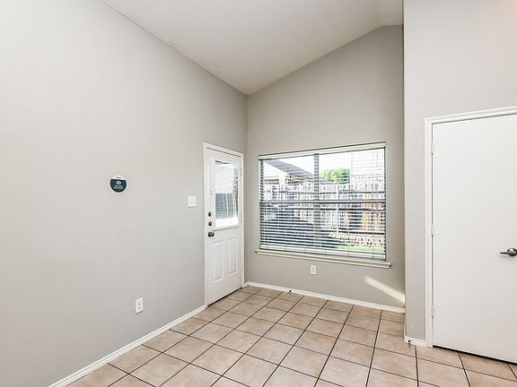 3rd image of 5901 Melanie Dr