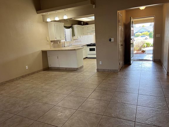 5th image of 1931 S Stevenson Court
