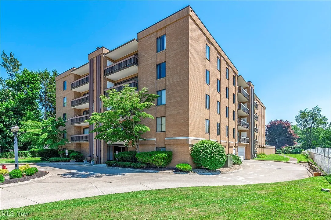 22555 Center Ridge Rd APT 407 photo 1