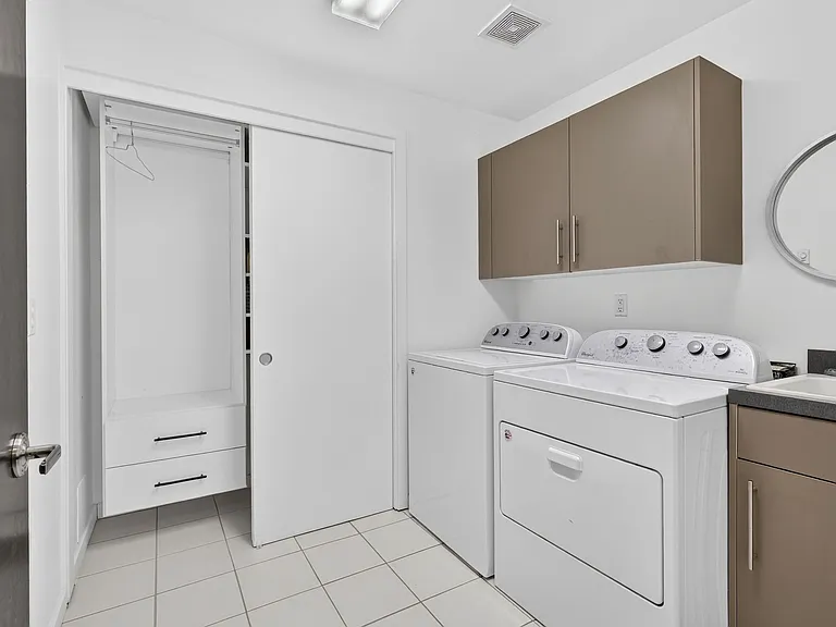 1690 NW Riverscape St — Photo 40
