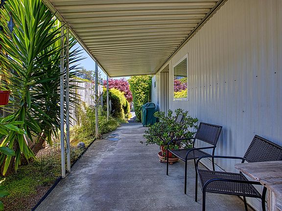 3rd image of 51 Knollwood Dr #51