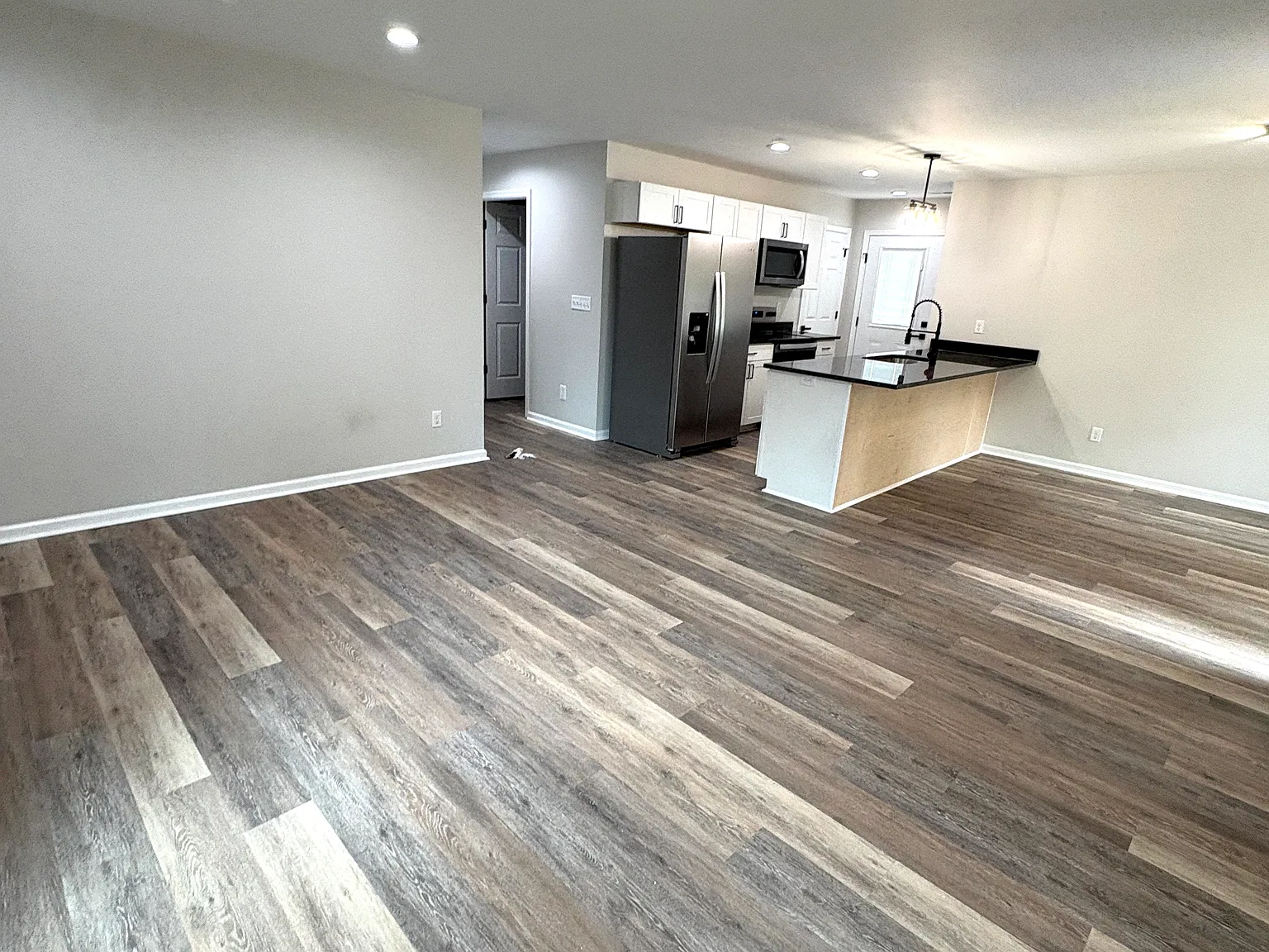 3 bed, 1316 sqft, $1,750 — Photo 4