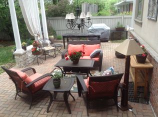 1534 Sunset Ridge Rd, Glenview, IL 60025