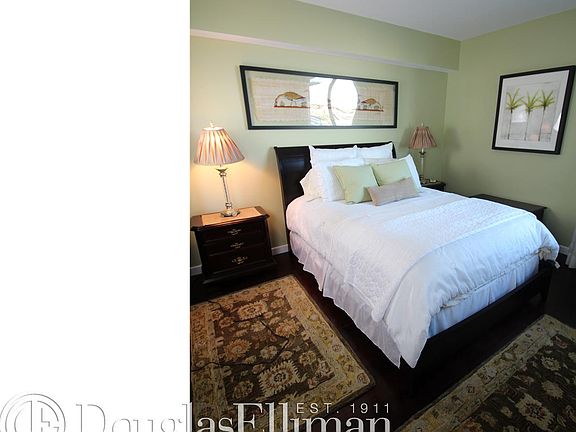 4th image of 335 Biscayne Blvd #2208