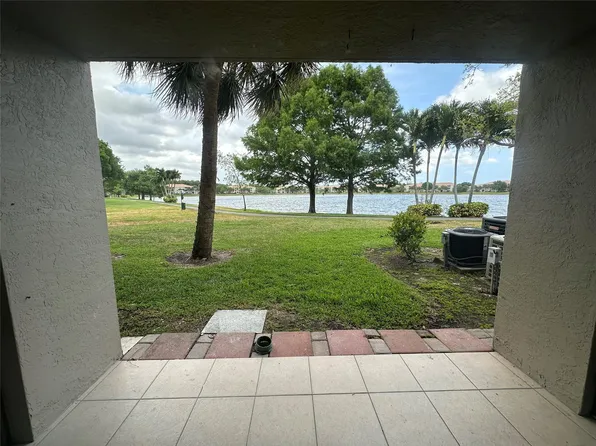5005 Wiles Road #104, Coconut Creek, FL 33073