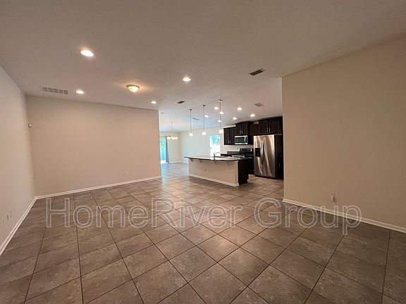 4th image of 95241 Tanglewood Dr
