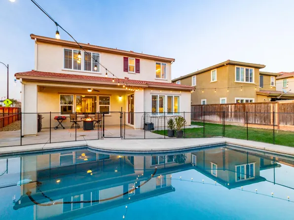 9855 Cape Verde Dr, Elk Grove, CA 95757