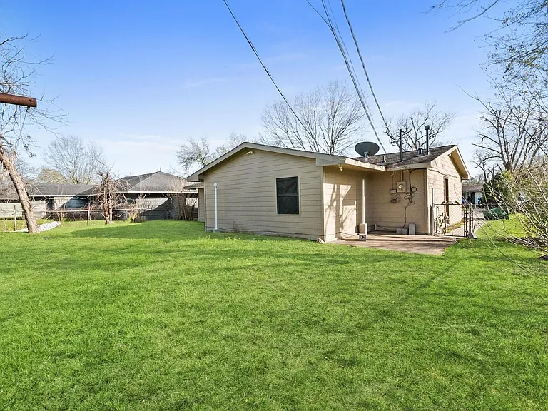 6015 Ridgeway Dr — Photo 15