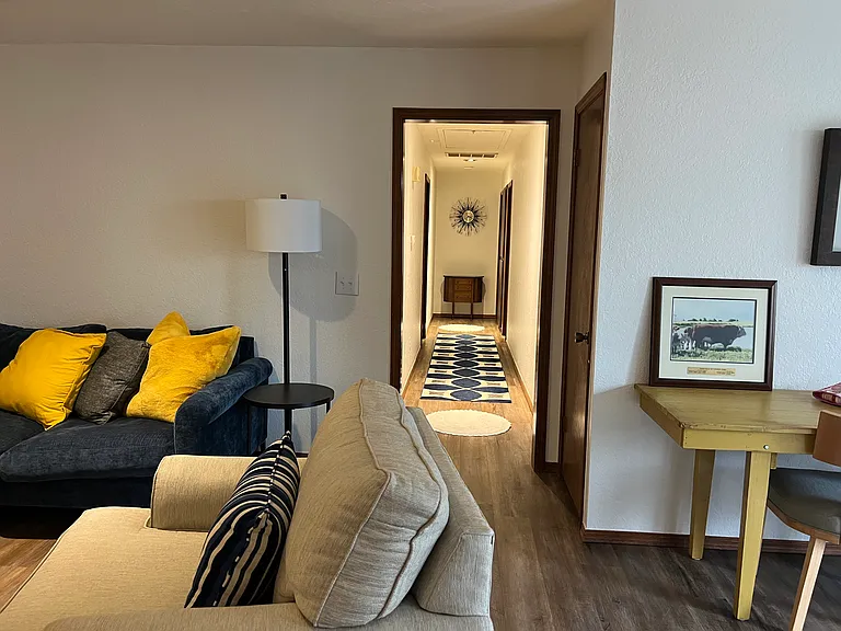 3932 Tamarisk Dr — Photo 10