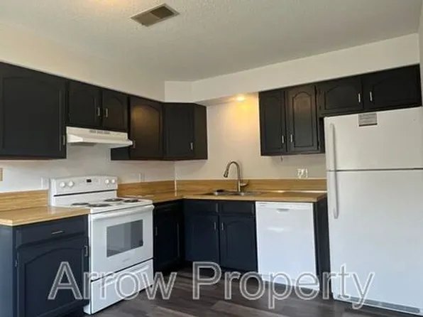 424 N 4th St #4, Seward, NE 68434