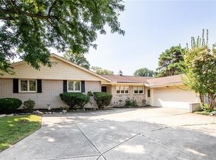 24706 Meldon Blvd, Beachwood, OH