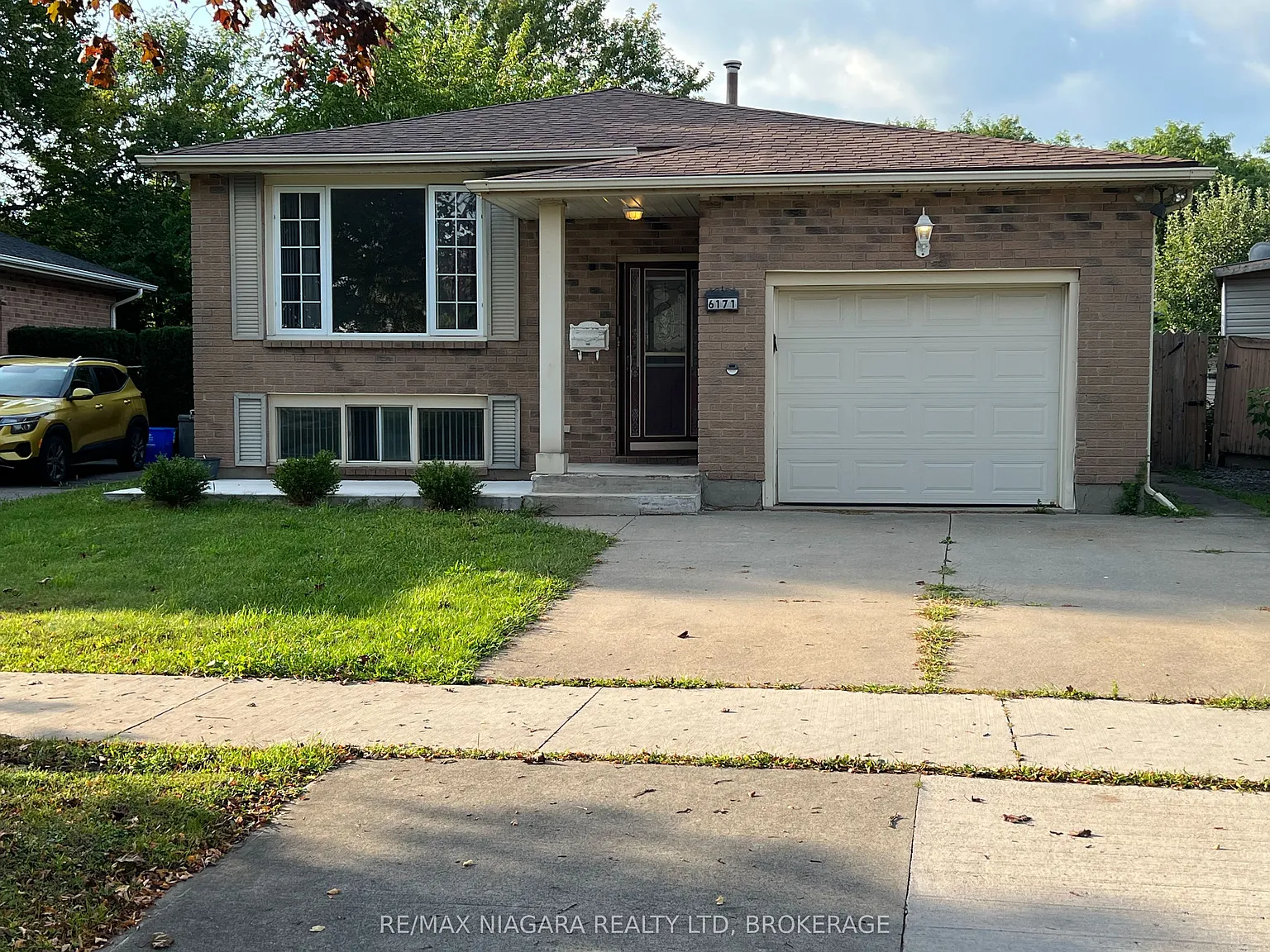 4 bed, $2,550 — Photo 2