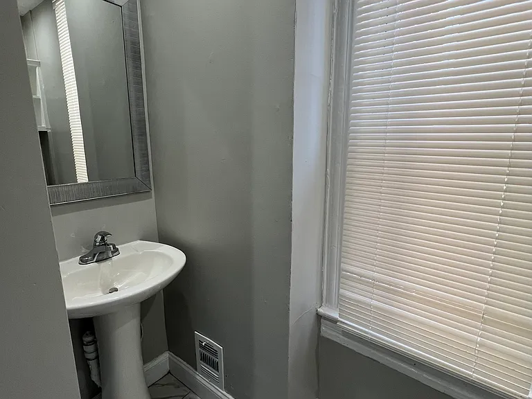 2109 Homewood Ave — Photo 12