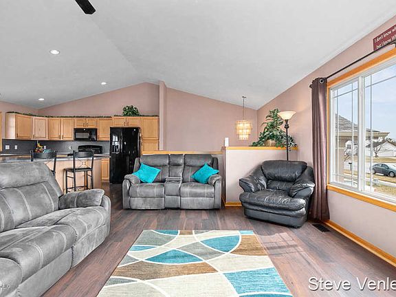 3rd image of 3543 Lenters Dr