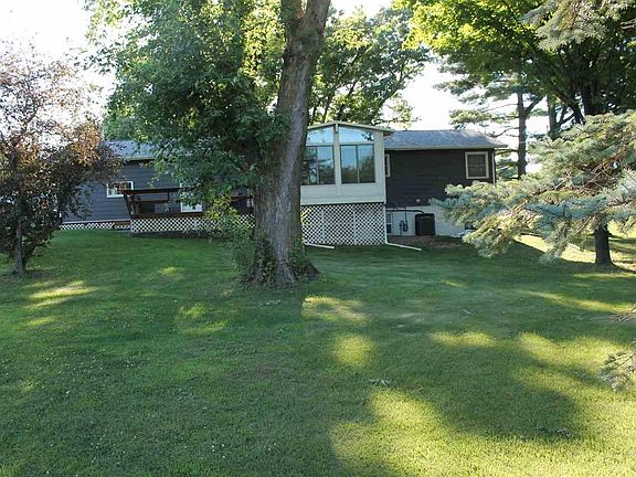 3rd image of 332 Essex Ave SW