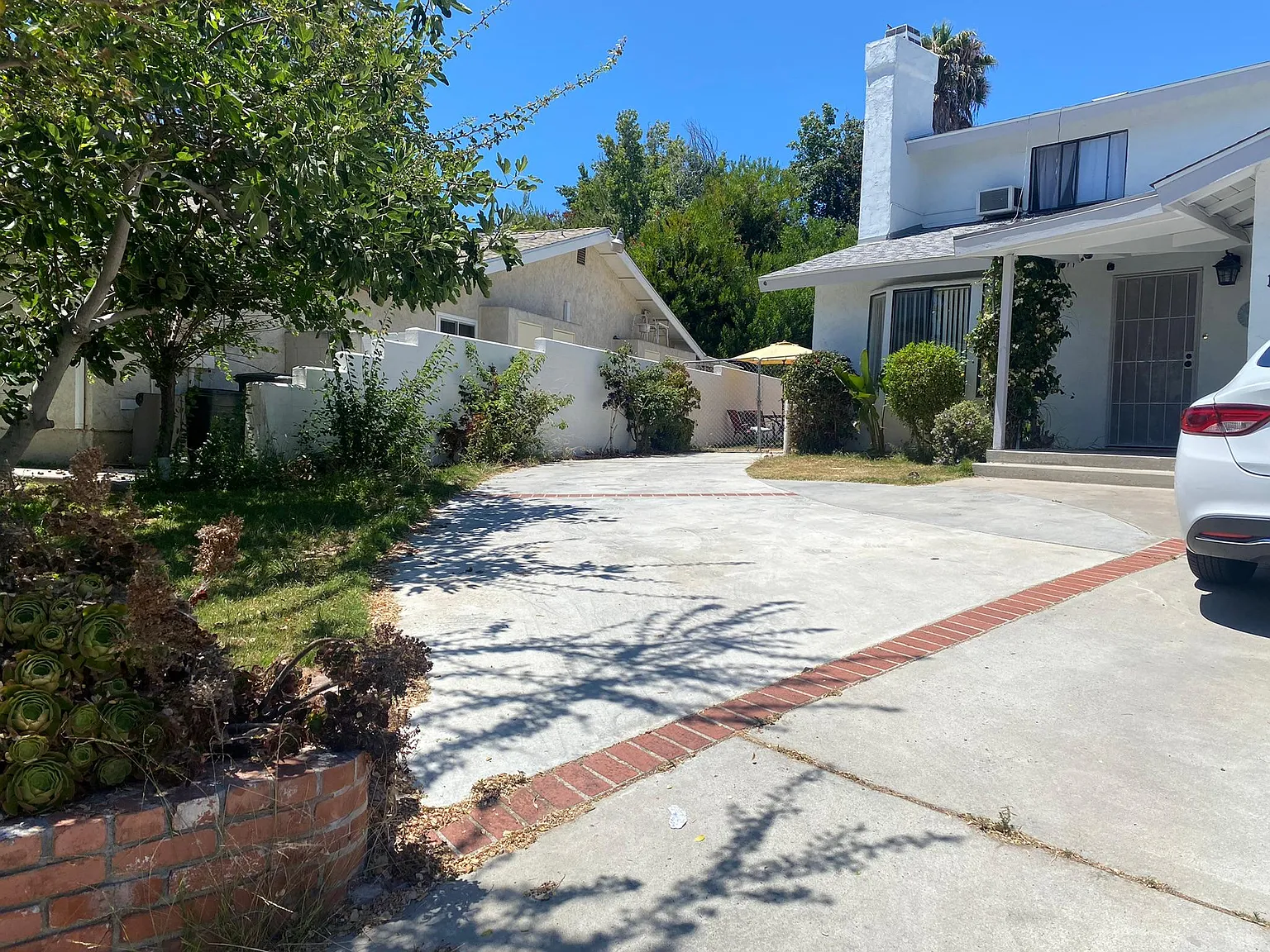 1644 Maple Dr — Photo 1