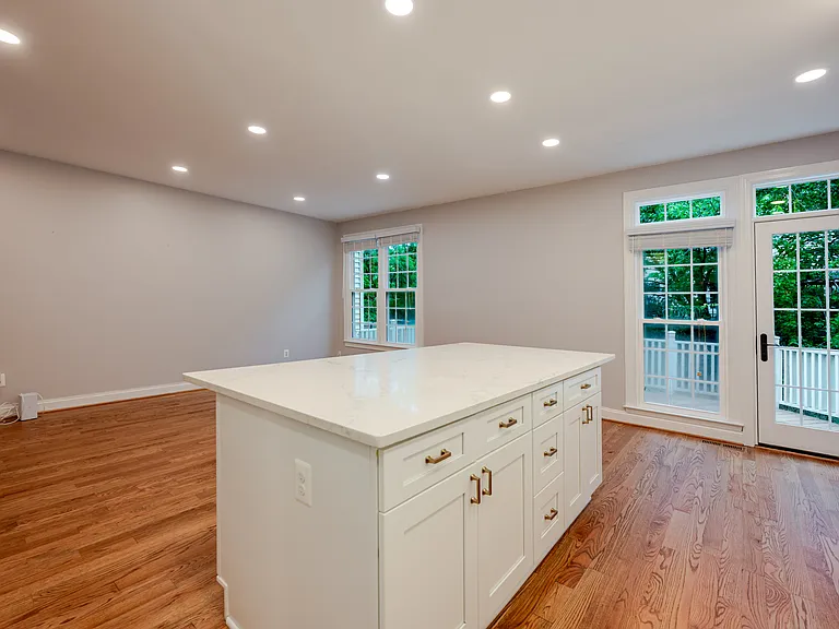 2714 Earls Ct — Photo 11