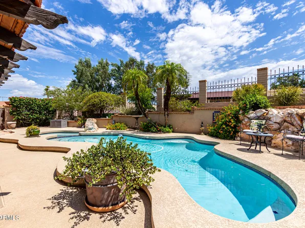 245 E DAHLIA Drive, Phoenix, AZ 85022