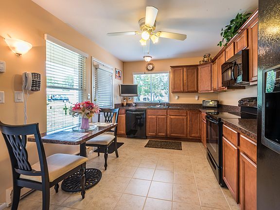 3rd image of 742 Liverpool Circle #A