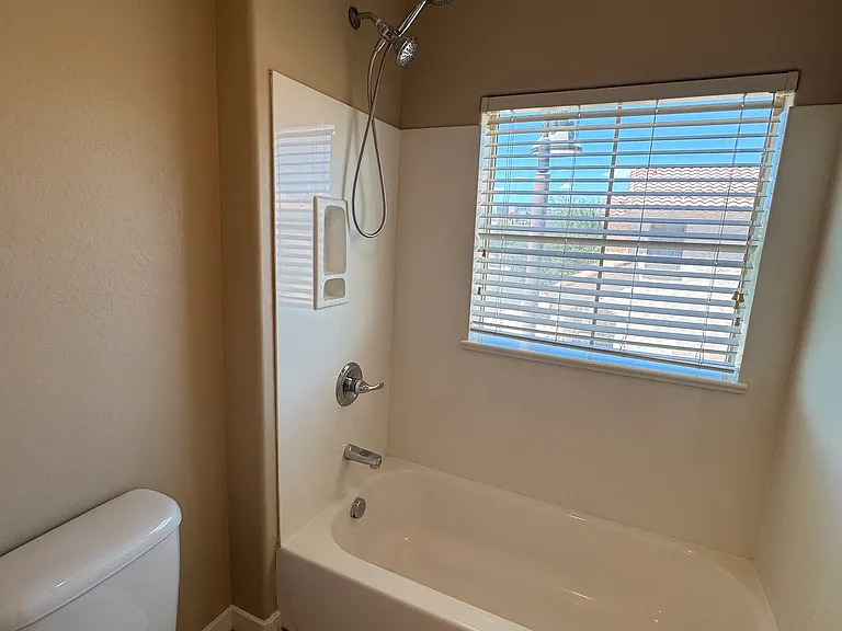 1143 E Cedar St — Photo 20