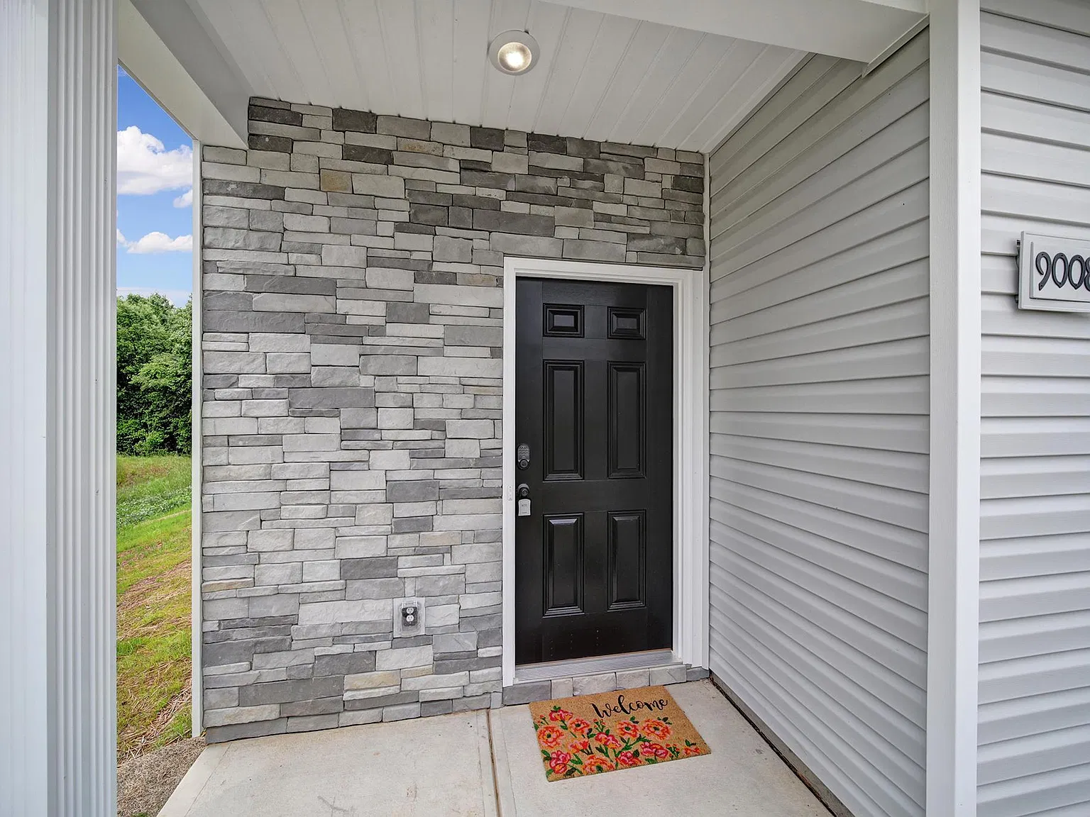 3 bed, 2.5 bath, 1600 sqft, $3,000 — Photo 2